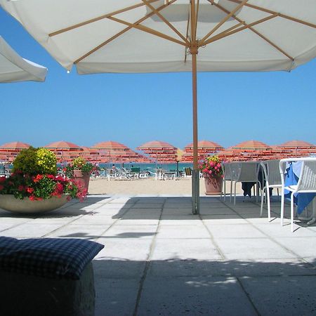 פרנקווילה אל מארה Albergo Punta De L'Est מראה חיצוני תמונה