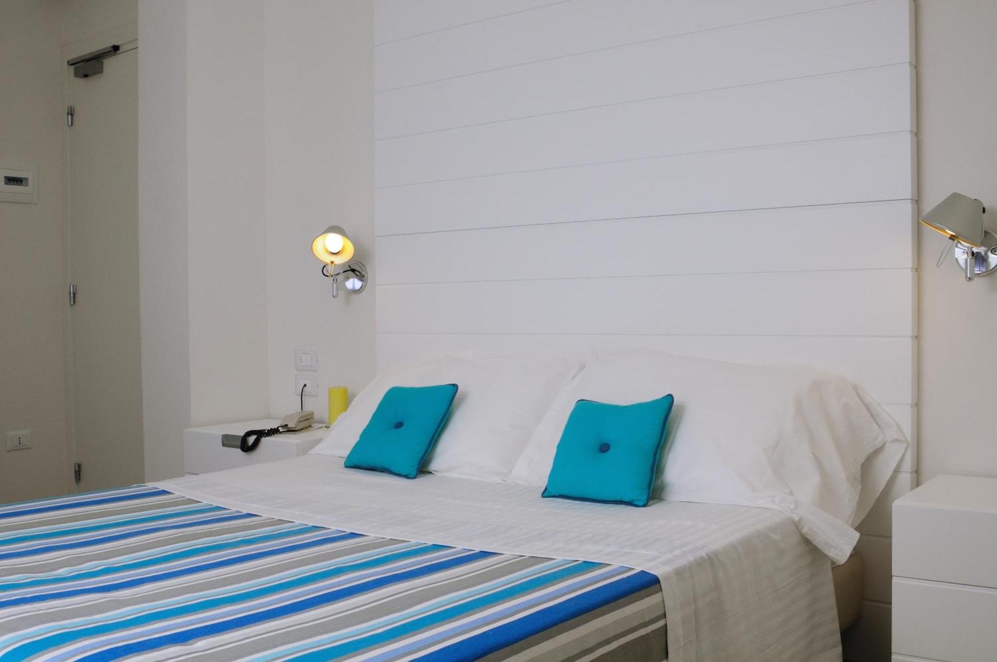 פרנקווילה אל מארה Albergo Punta De L'Est מראה חיצוני תמונה