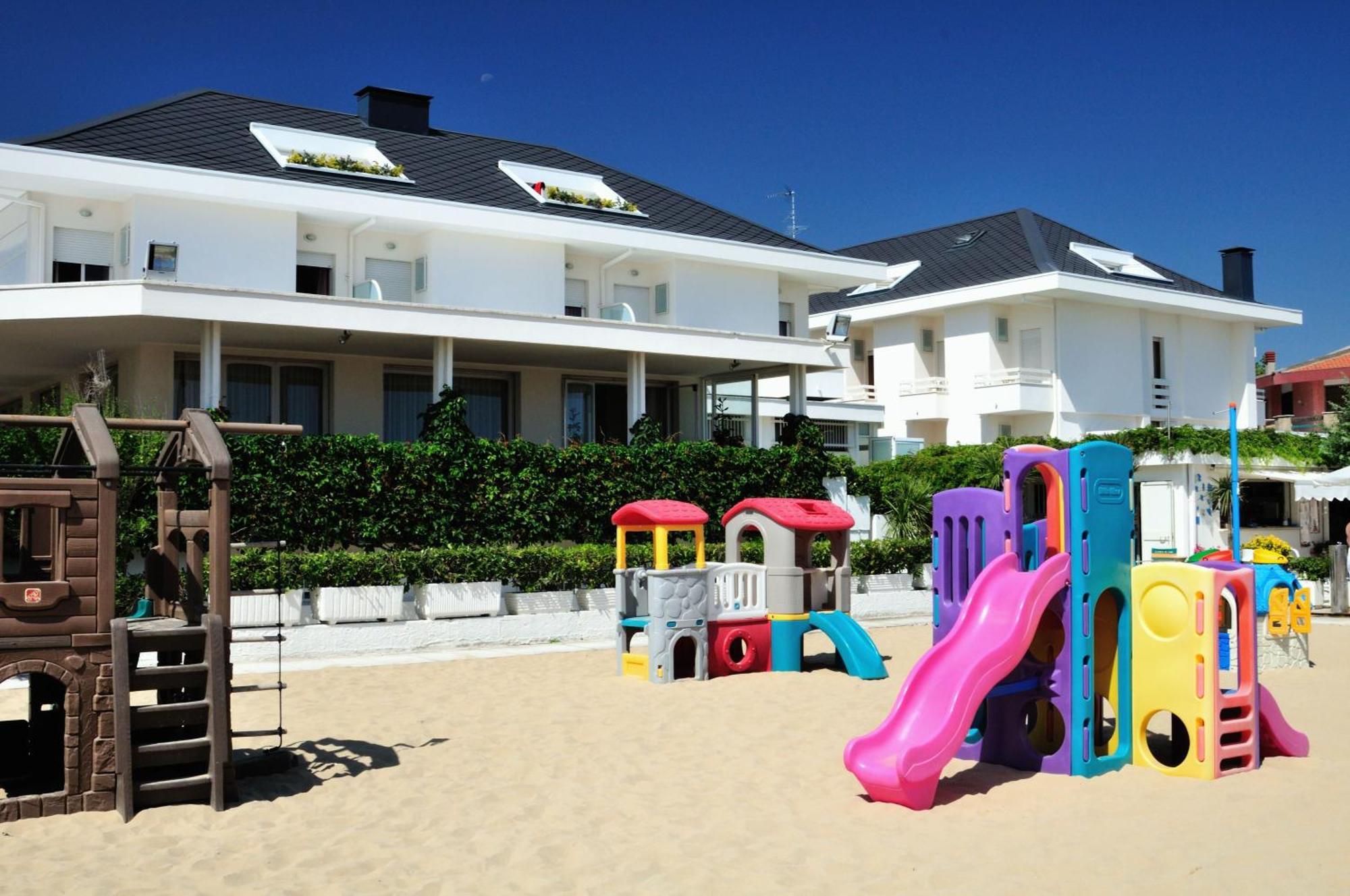 פרנקווילה אל מארה Albergo Punta De L'Est מראה חיצוני תמונה